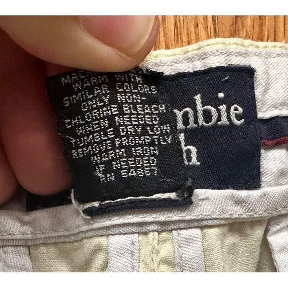 Abercrombie & Fitch‎ Shorts Men's 34 Beige Flat Front Chino 10" Inseam Shorts - Picture 4 of 12